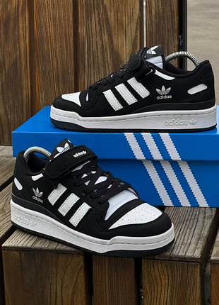 Кросівки  forum low 2