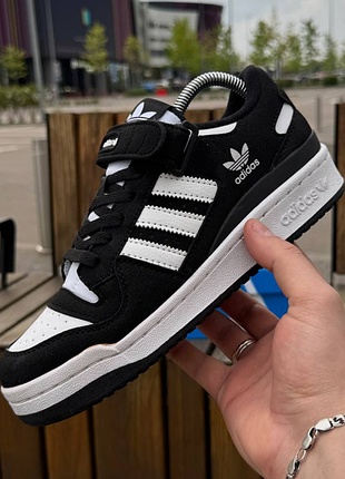 Кросівки  forum low 5