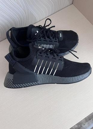 Кросівки adidas чорні 36 2