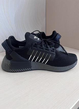 Кросівки adidas чорні 36 8