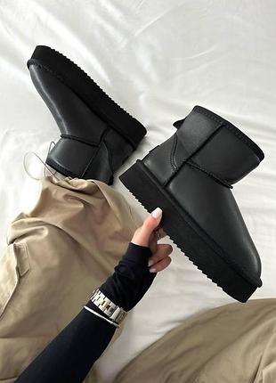 Черные женские угги ugg mini black platform leather х угг мини 36