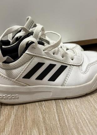 Кросівки унісекс adidas білі 3