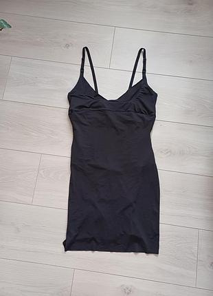 Моделирующая комбинация из боди maidenform