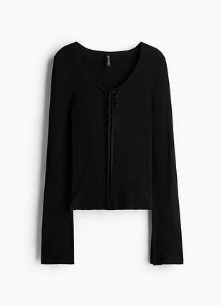Жіночий джемпер h&m чорний в рубчик з v-подібним вирізом та довгими кльош рукавами топ вʼязаний светр кофта лонгслів