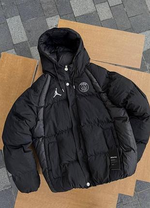 Зимова куртка jordan x psg puffer jacket чорна з капюшоном і написом на спині l