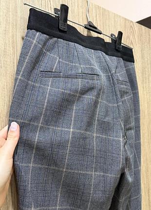 Брюки жіночі zara basic сірі в клітинку, розмір s 5