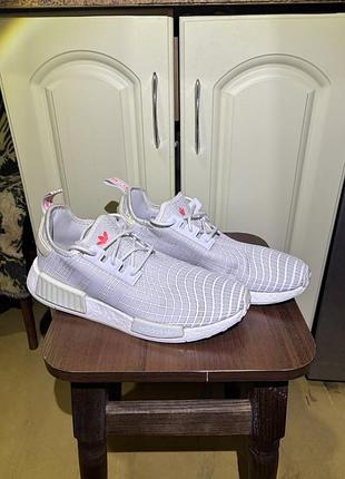 Кросівки adidas nmd_r1 сірі 2
