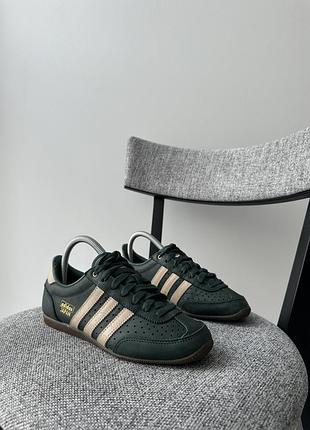 Осінні стильні кросівки кеди взуття трендові adidas japan