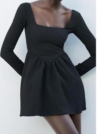 Коротка жіноча сукня zara чорна текстурна, розмір s