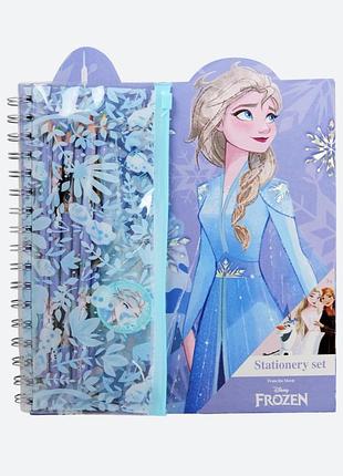 Детская раскраска disney frozen эльза с карандашами и пеналом