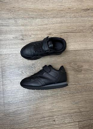 Дитячі чорні шкіряні кросівки slazenger classic р. 29, устілка 18.5см. на стопу 17-17.5см.