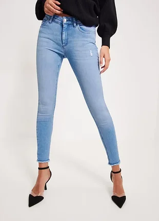 Джинсы женские скинни голубые ✂️ необработанный край 👖 only onlblush mid skinny ⚡ зауженные стрейчевые