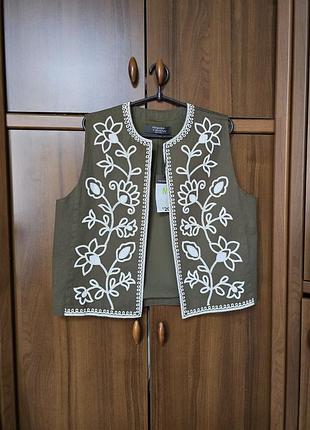 Жилет. primark. 2