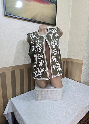Жилет. primark. 3