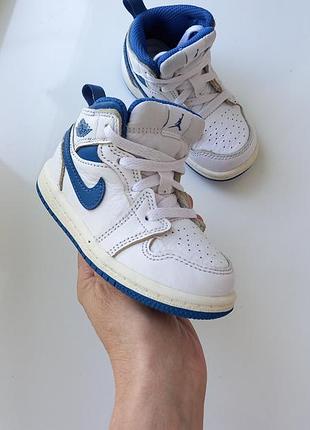 Шкіряні кросівки nike air jordan 1 mid, 13.5см