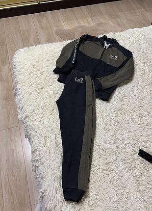 Детский двухцветный спортивный костюм ea7 emporio armani junior в стиле колорблок