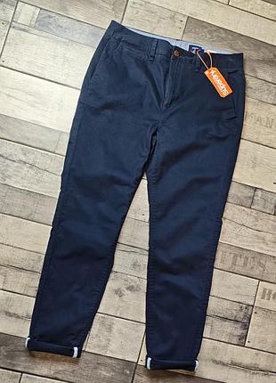 Мужские зауженные брюки чинос  superdry синего цвета размер 30/30