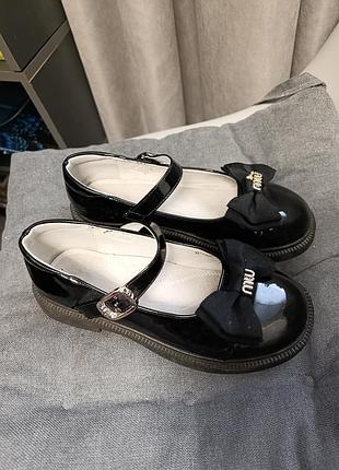 Туфлі для дівчинки miu miu лаковані чорні 3