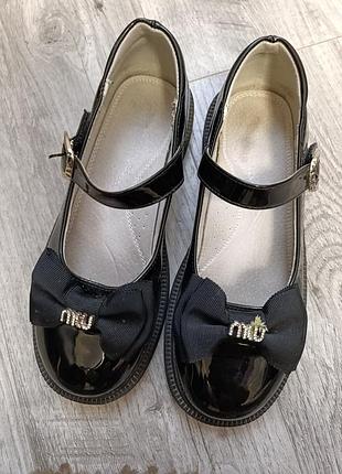 Туфлі для дівчинки miu miu лаковані чорні 4