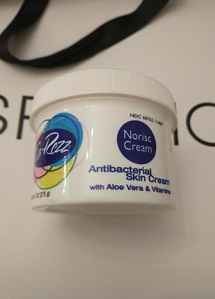 Antibacterial skin cream with aloe vera &amp; vitamins