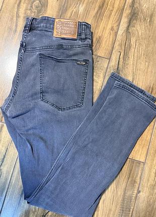 Volcom джинси денім 34 розмір 2x4 skinny сірий варений джинс срейчевий. стан супер