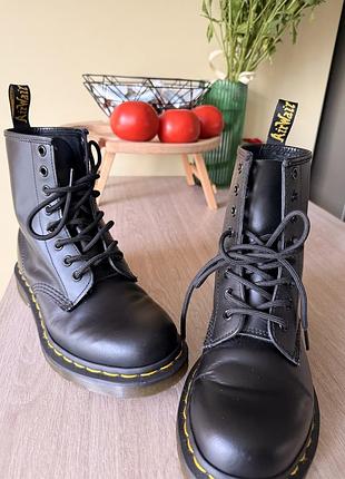 Черевики жіночі dr. martens чорні 2
