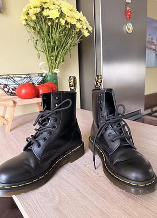 Черевики жіночі dr. martens чорні 10