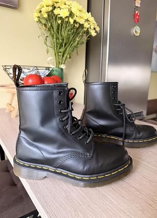 Черевики жіночі dr. martens чорні 9