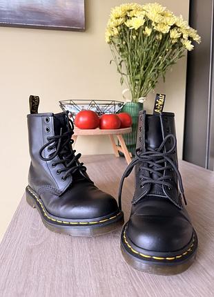 Черевики жіночі dr. martens чорні 3