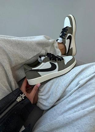 Кросівки жіночі найк nike air jordan retro 1