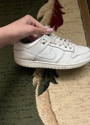 Кросівки nike білі 4