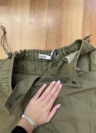 Брюки жіночі bershka карго, зелені