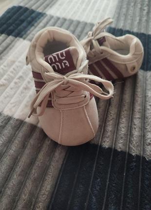 Кросівки для дівчинки miu miu, білі з бордовими смужками