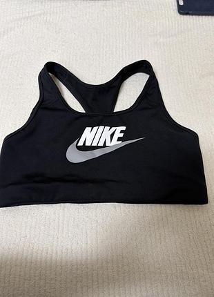 Жіночий спортивний топ nike чорний