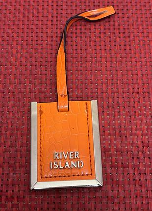 Брелок river island