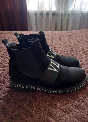 Черевики жіночі vltn чорні замшеві