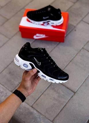 Чёрные кроссовки унисекс nike air max tn plus black white х эйр макс тн 36