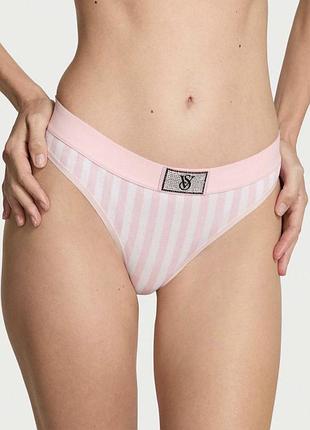 Трусики victoria’s secret. logo cotton shine patch thong pink stripes. труси вікторія сікрет. жіночі стринги. котонові трусики стрінги pink vs