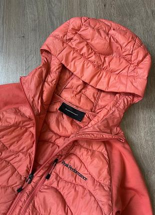 Peak performance helium hybrid down hood jacket жіноча гібридна куртка пуховик 3