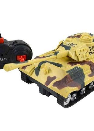 Игрушка танк на радиоуправлении со световыми и звуковыми эффектами maya toys (akx527-4-1), желтый