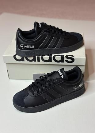 Adidas mercedes-amg petronas formula one team vl court base, новые оригинальные в коробке крутые кроссовки демисезонные коллаборация