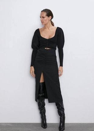 Короткий топ zara з об'ємними рукавами ліхтариками та v-подібним вирізом zara