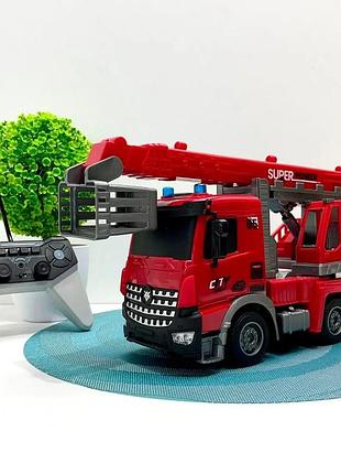 Пожарная машина 33 см подвижная вышка yj-119-1-2 на пульте, аккумулятор, свет, usbзарядное