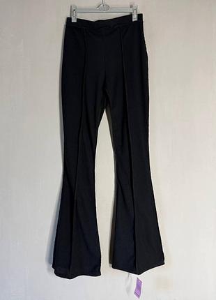 Новые женские брюки-клеш в рубчик prettylittlething (размер s-m / ru 10 / eur 38)