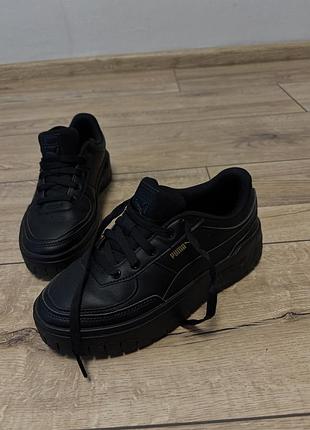 Оригінальні кросівки бренду puma
