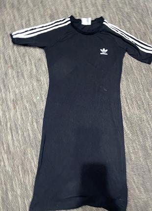 Сукня міді жіноча adidas чорна з коротким рукавом