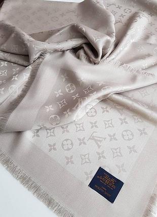 Жіночий шарф louis vuitton сірого кольору