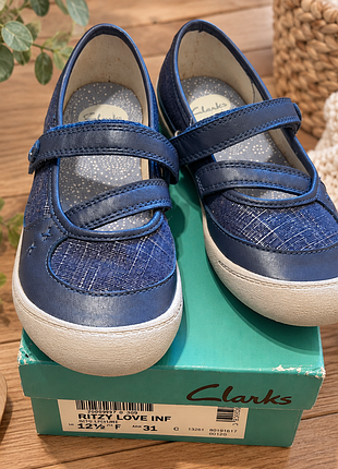 Нові шкіряні туфлі clark's на вузьку ніжку 31 розмір, устілка 20 см