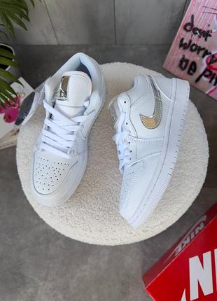 Женские кроссовки jordan 1 low full white metallic silver / smb+ 🔗