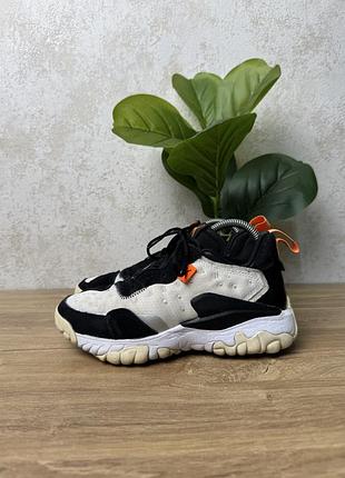 Жіночі кросівки jordan delta 2 розмір 36